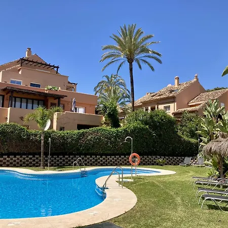 Apartment Lomas - Pool, Terrace & View Marbella