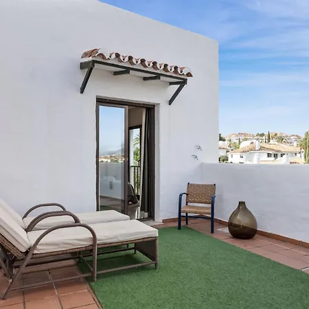 Lomas - Pool, Terrace & View